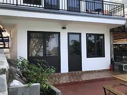 Le Pont Bungalow Hostel