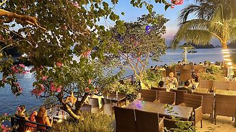 Le Pont Bungalow Hostel