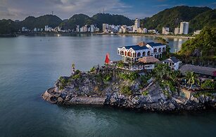 Le Pont Bungalow Hostel