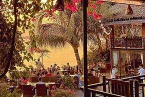 Le Pont Bungalow Hostel