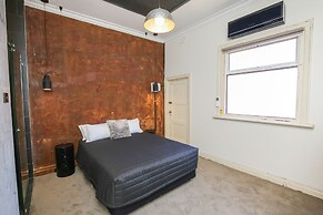 Indulge Apartments -The Urban Collection