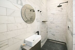 Indulge Apartments -The Urban Collection