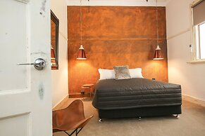 Indulge Apartments -The Urban Collection