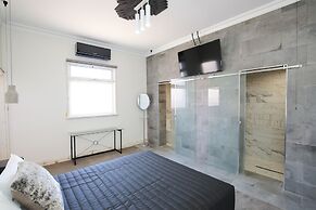 Indulge Apartments -The Urban Collection