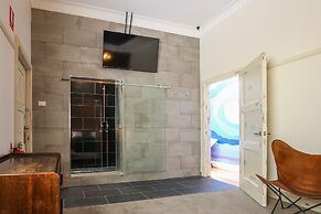 Indulge Apartments -The Urban Collection