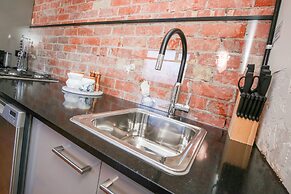 Indulge Apartments -The Urban Collection