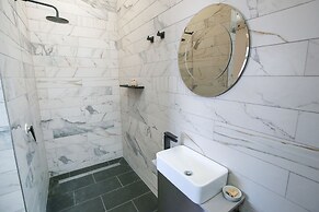 Indulge Apartments -The Urban Collection