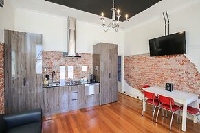 Indulge Apartments -The Urban Collection