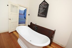 Indulge Apartments -The Urban Collection