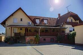 Arany Patkó Pension