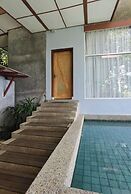 Ambong Pool Villas