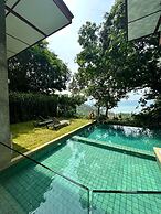 Ambong Pool Villas