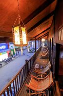 Hardwood Lodge - Hostel