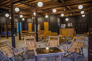 Hardwood Lodge - Hostel