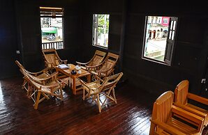 Hardwood Lodge - Hostel