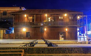 Hardwood Lodge - Hostel