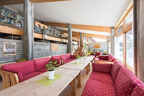 Raulandsakademiet og Vandrerhjem