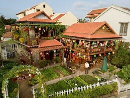 Khamy Riverside Resort