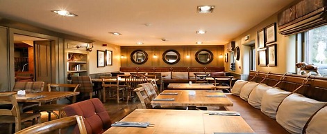 Three Horseshoes Country Inn and Spa