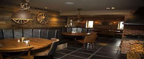 Three Horseshoes Country Inn and Spa