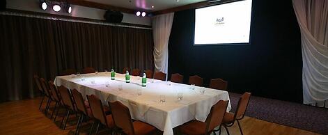 Three Horseshoes Country Inn and Spa