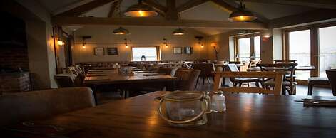 Three Horseshoes Country Inn and Spa