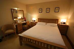 Three Horseshoes Country Inn and Spa