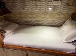 Delta Dormitory - Hostel