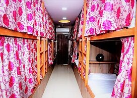 Delta Dormitory - Hostel