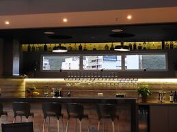 Park V Hotel & Suites