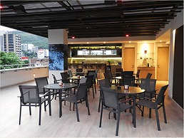 Park V Hotel & Suites