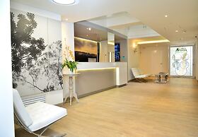 Park V Hotel & Suites