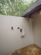 Nyati Safari Lodge