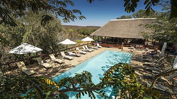 Nyati Safari Lodge