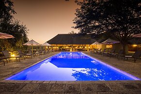 Nyati Safari Lodge