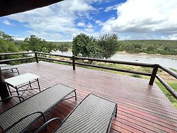 Nyati Safari Lodge