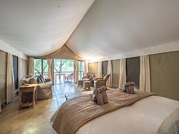 Nyati Safari Lodge