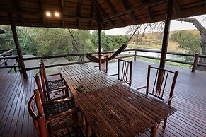 Nyati Safari Lodge