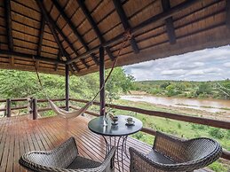 Nyati Safari Lodge