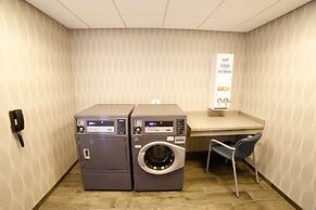 Hampton Inn & Suites Forest City