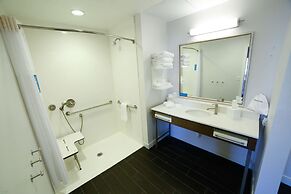 Hampton Inn & Suites Forest City