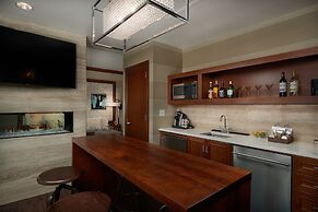 The Merrill Hotel, Muscatine, a Tribute Portfolio Hotel