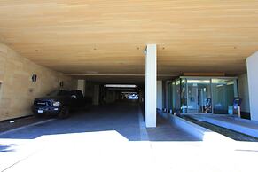 The Falls by Victoria Royal Vacations