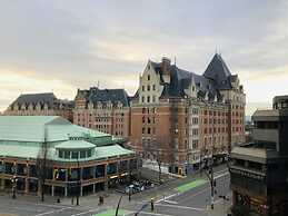 The Falls by Victoria Royal Vacations