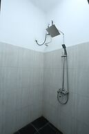 Dayanithi Guest House