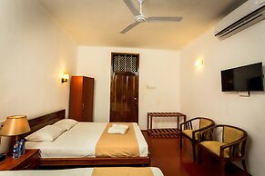 Dayanithi Guest House