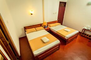 Dayanithi Guest House