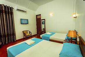 Dayanithi Guest House