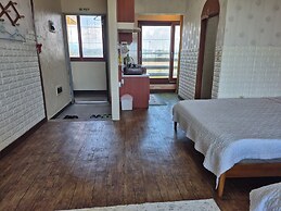 Jun House - Hostel