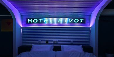 Hotel Pivot